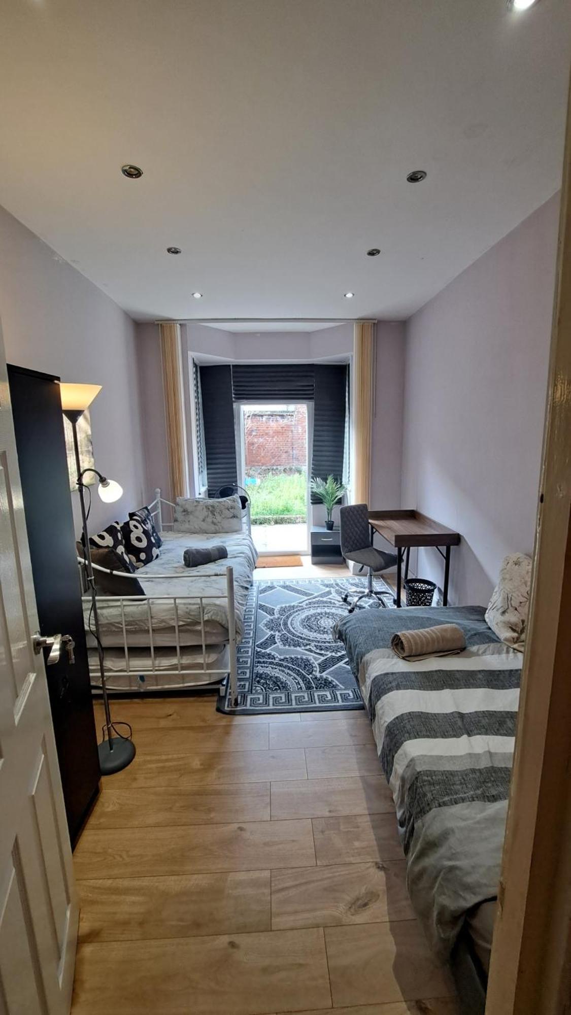 Comfy Fenia Stay London Kültér fotó